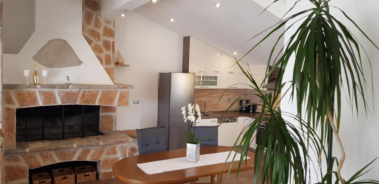 חוואר Apartments Huljic מראה חיצוני תמונה