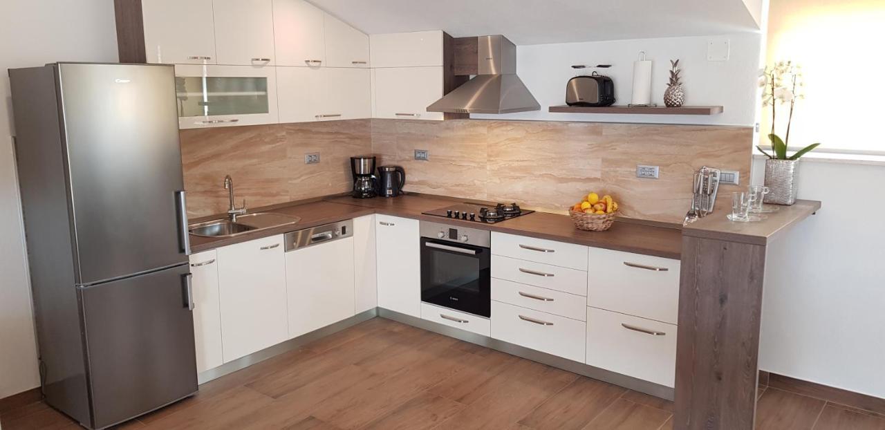 חוואר Apartments Huljic מראה חיצוני תמונה