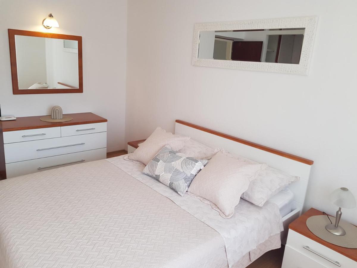 חוואר Apartments Huljic מראה חיצוני תמונה