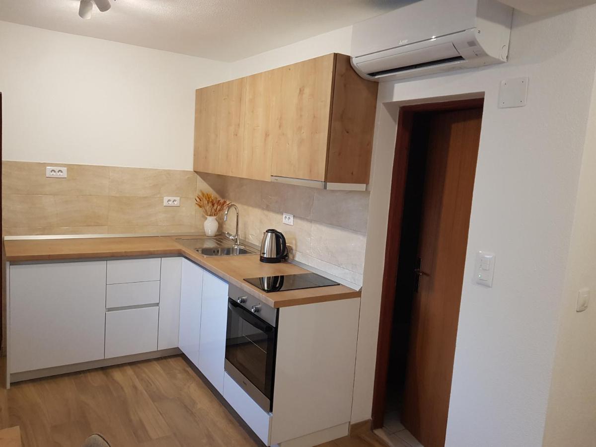 חוואר Apartments Huljic מראה חיצוני תמונה