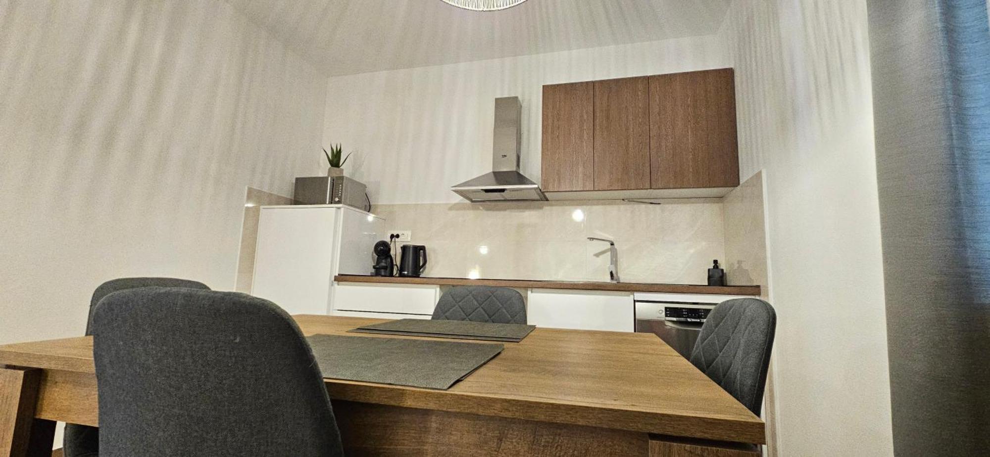 חוואר Apartments Huljic מראה חיצוני תמונה