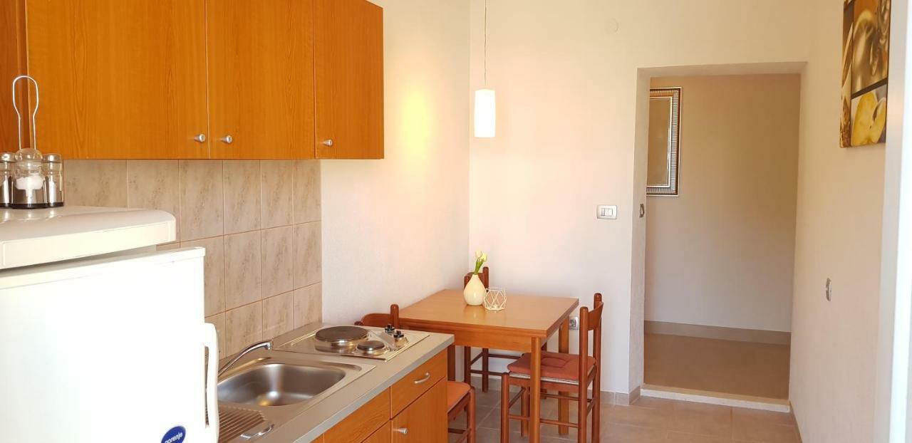 חוואר Apartments Huljic מראה חיצוני תמונה